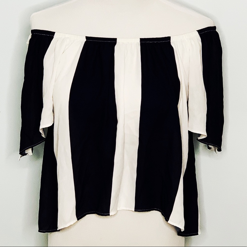 Off shoulders stripes top